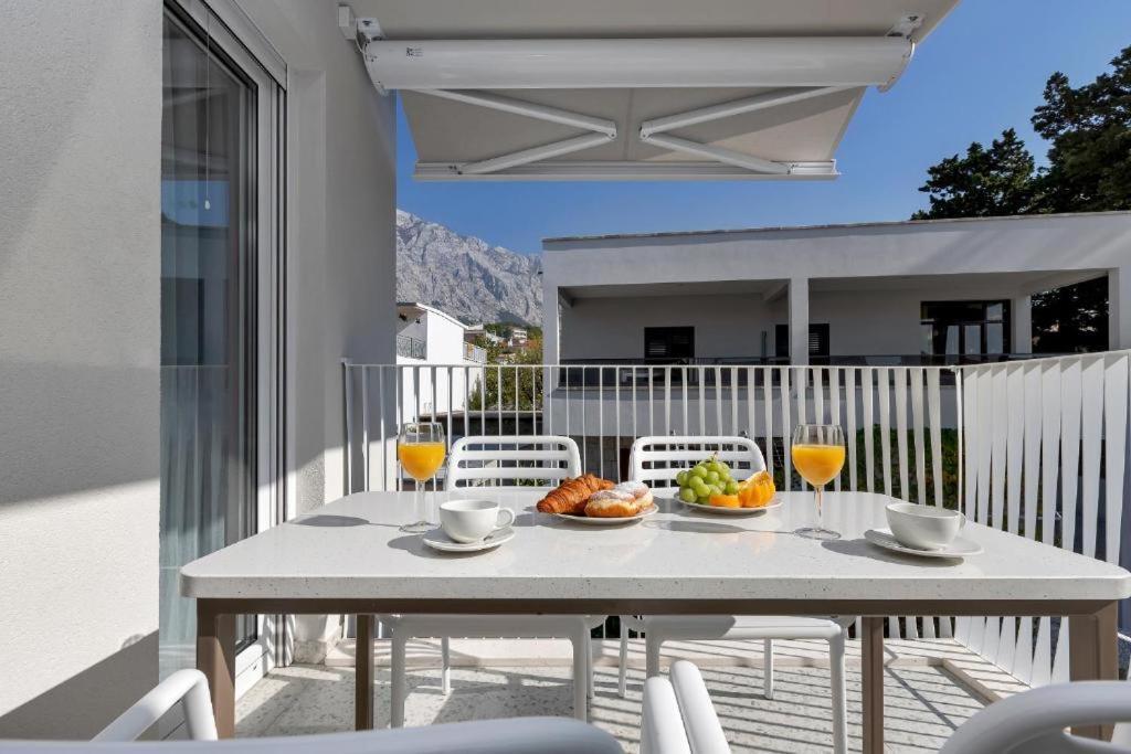 Villa Anchor Baška Voda Buitenkant foto