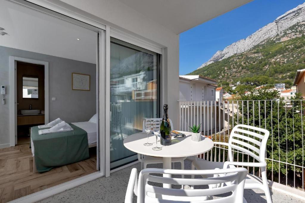 Villa Anchor Baška Voda Buitenkant foto