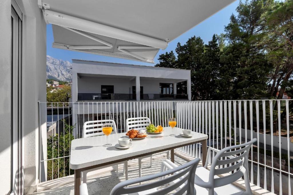 Villa Anchor Baška Voda Buitenkant foto