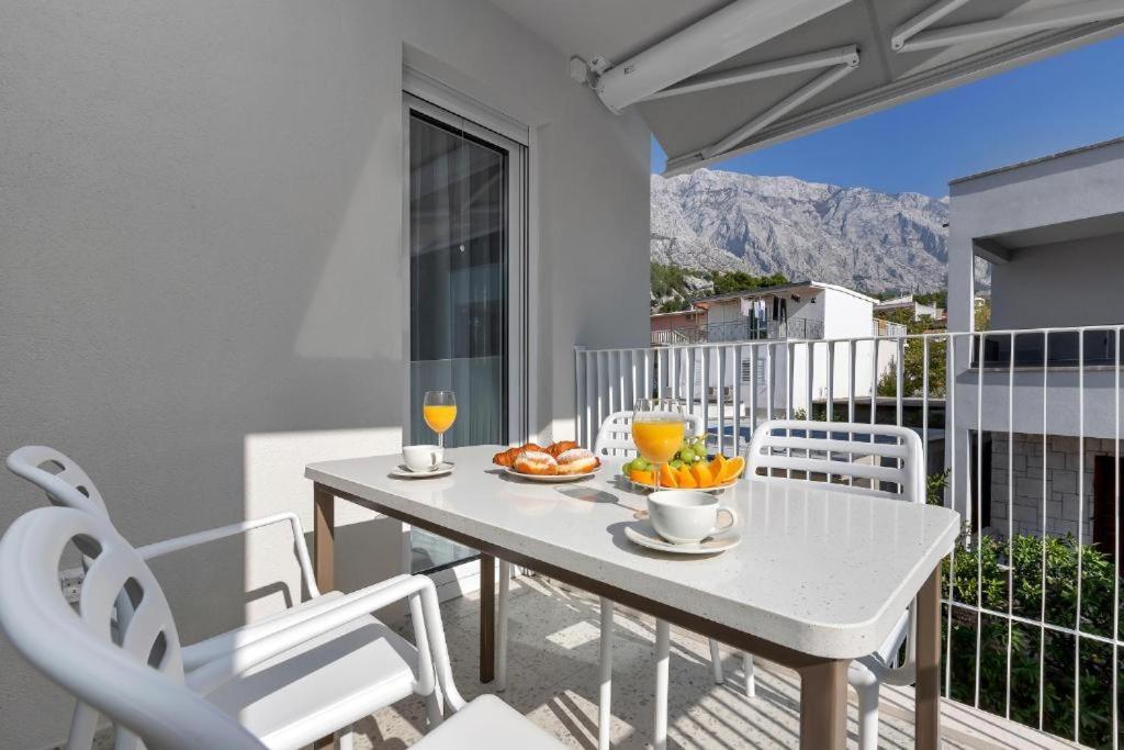 Villa Anchor Baška Voda Buitenkant foto